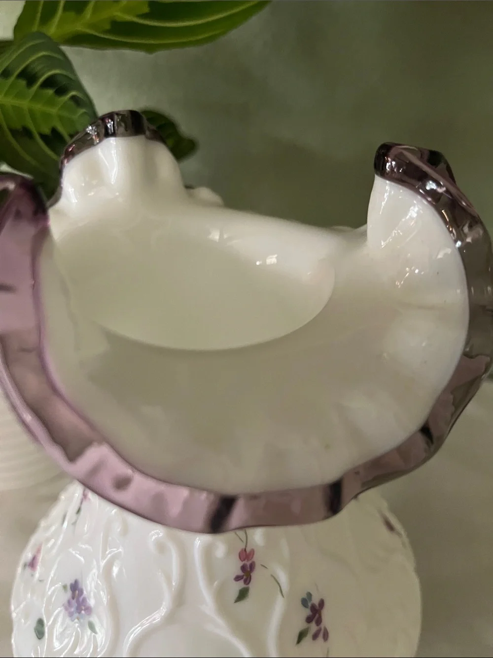 Vintage Fenton Violets in the Snow Amethyst Crest Spanish Lace Vase Signed